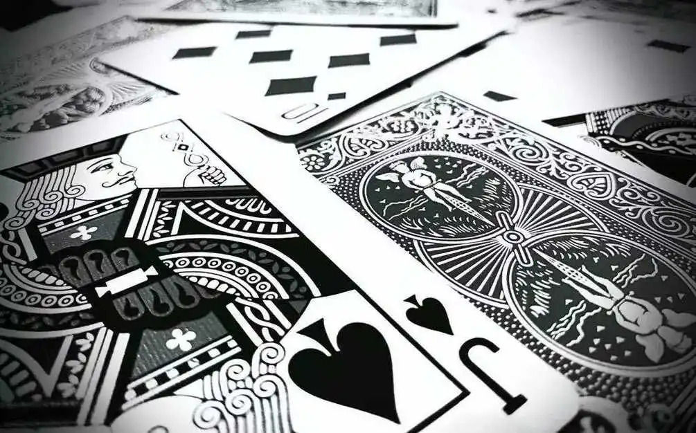

2020 Three Hurrahs By Ross Tayler - Magic Tricks