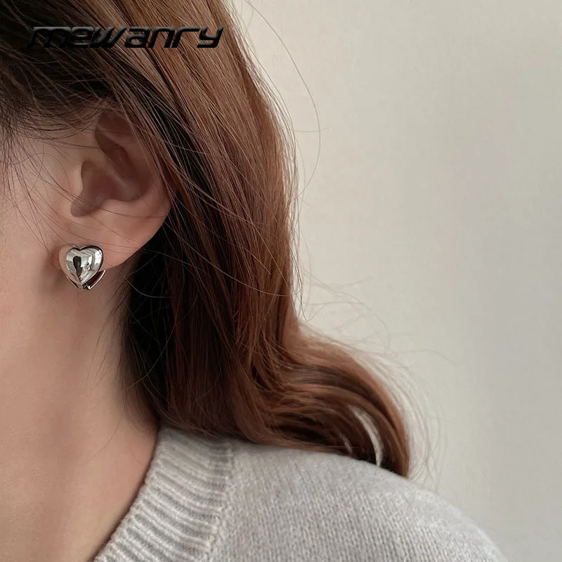 

MEWANRY Prevent Allergy Silver Color Stud Earrings for Women Ear Buckle New Trendy Elegant Sweet LOVE Heart Party Jewelry