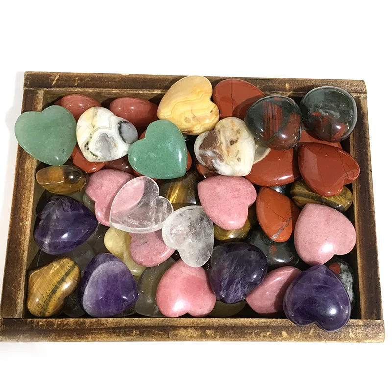 Натуральный кристалл в форме сердца зеленый авантюрин ладонь любовь лечебный