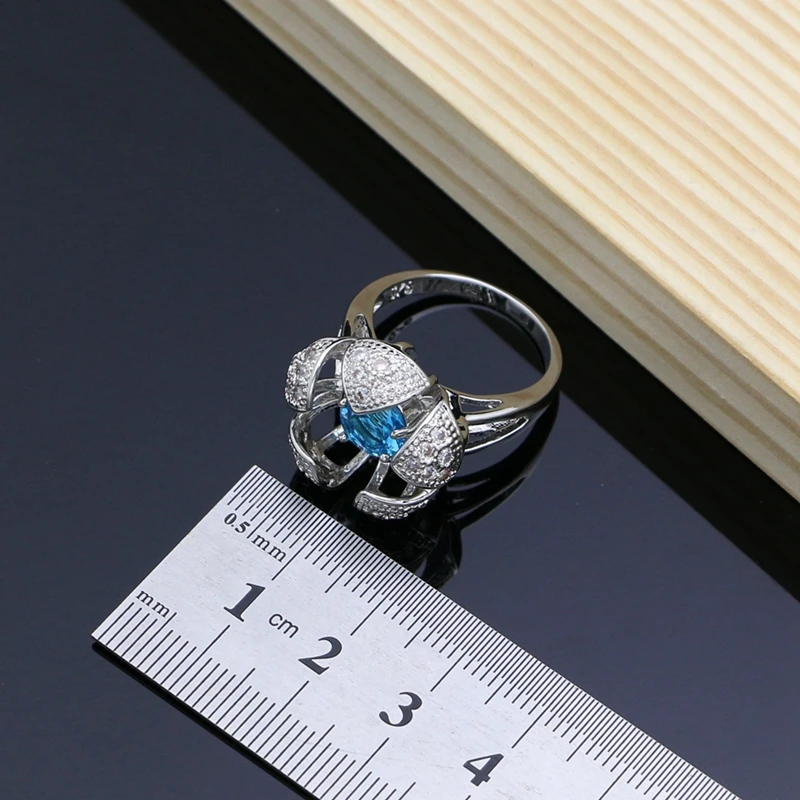 Женский ювелирный комплект из колье серёг кольца и браслета серебро 925 пробы