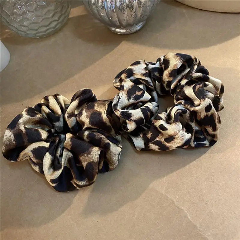 

Leopard Print Hair Ring Ol High Texture Satin Large Intestine Ring Ball Hair Accessories Hair Rope Does Not Hurt Your Hair