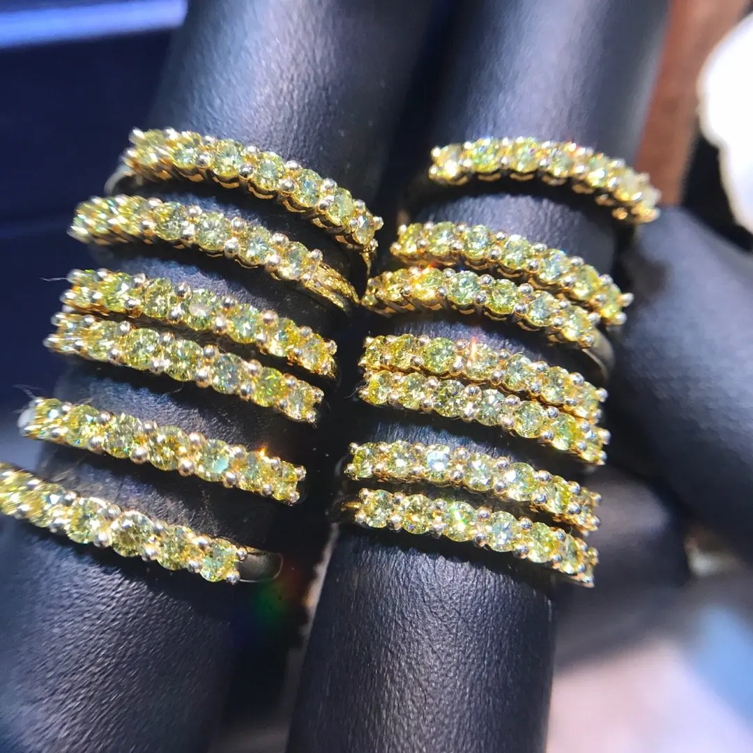 Кольцо из чистого золота 18 К с натуральным бриллиантом красивое высококлассное