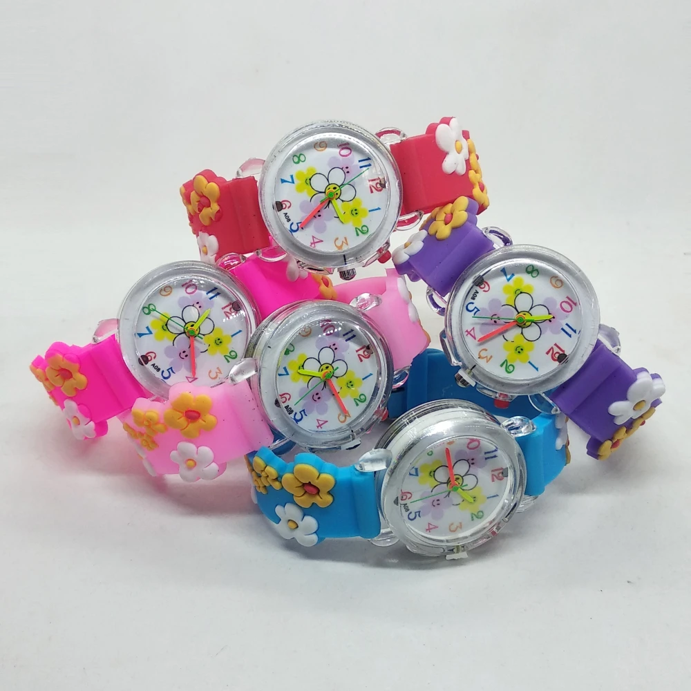 Часы детские электронные с мигасветильник источником света для мальчиков и