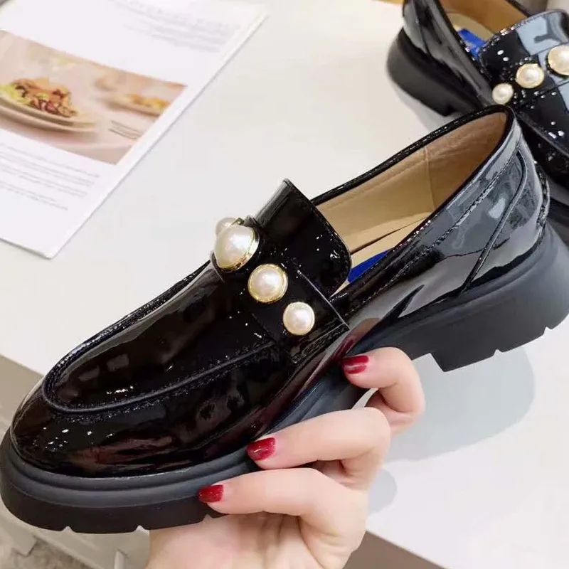 

2020 New Fashion Winter Genuine Leather Shiny Black Women Shoes Luxury