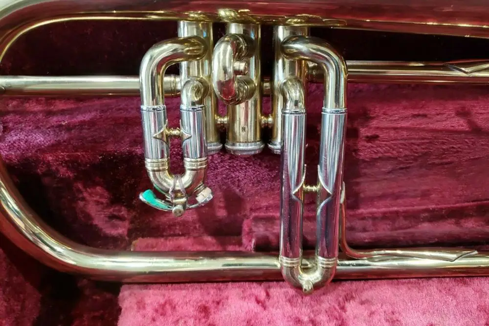 Профессиональный музыкальный инструмент Bb Flugelhorn латунный лакированный золотой