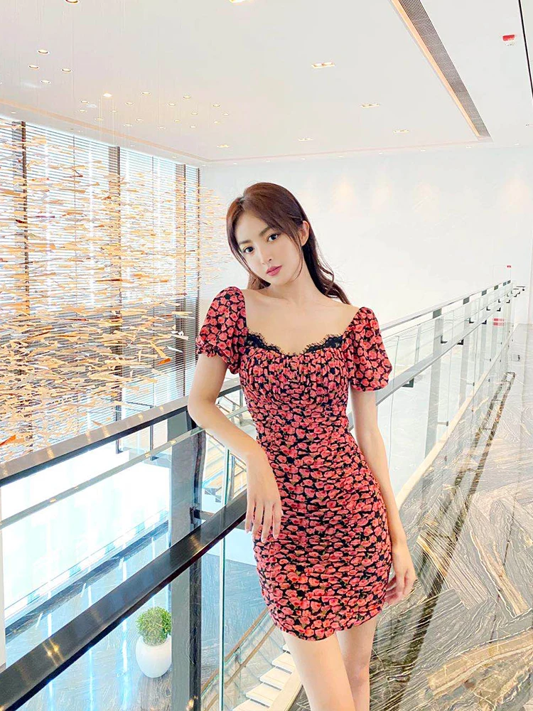 

French Romantic Rose Print Bubble Sleeve Dress with Pleated Waist and Buttocks
