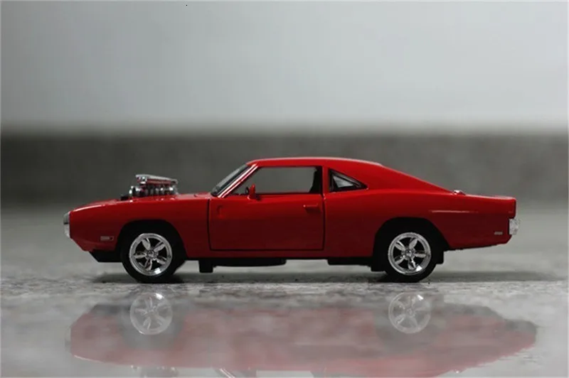 1/32 Форсаж Dodge Зарядное устройство модели автомобилей Литые под давлением сплав лошадей мышечные модели автомобилей со звуковым освещением игрушка подарок для коллекции
