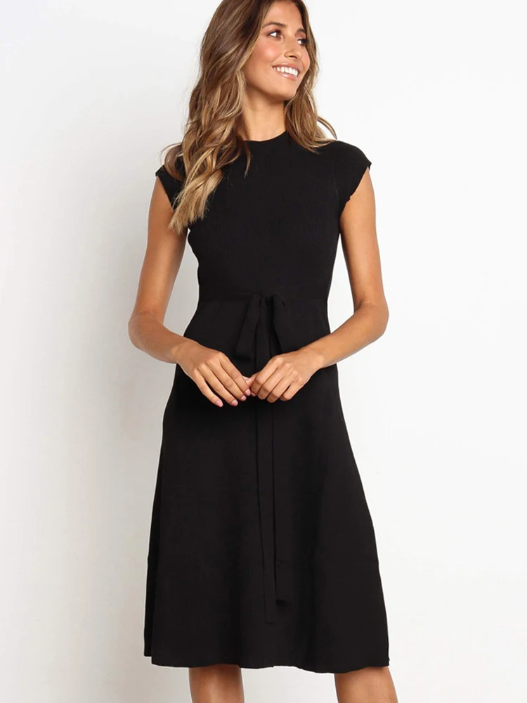 Вечернее платье-трапеция с круглым вырезом и рукавом-крылышком вечерние платья