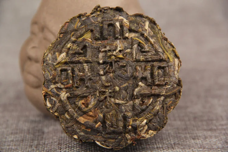 Китайский Юньнань чай для выпечки из сырой пуэр Луны Sheng Pu erh в одной упаковке 100 г