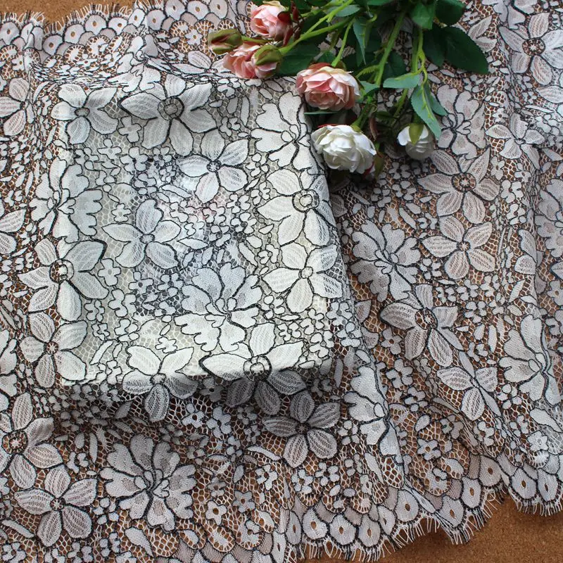 

48 см ширина высокого качества off white с черным цветом кружевной отделкой кружевной ткани для изготовления женских платье! 3 м/лот новые кружева!
