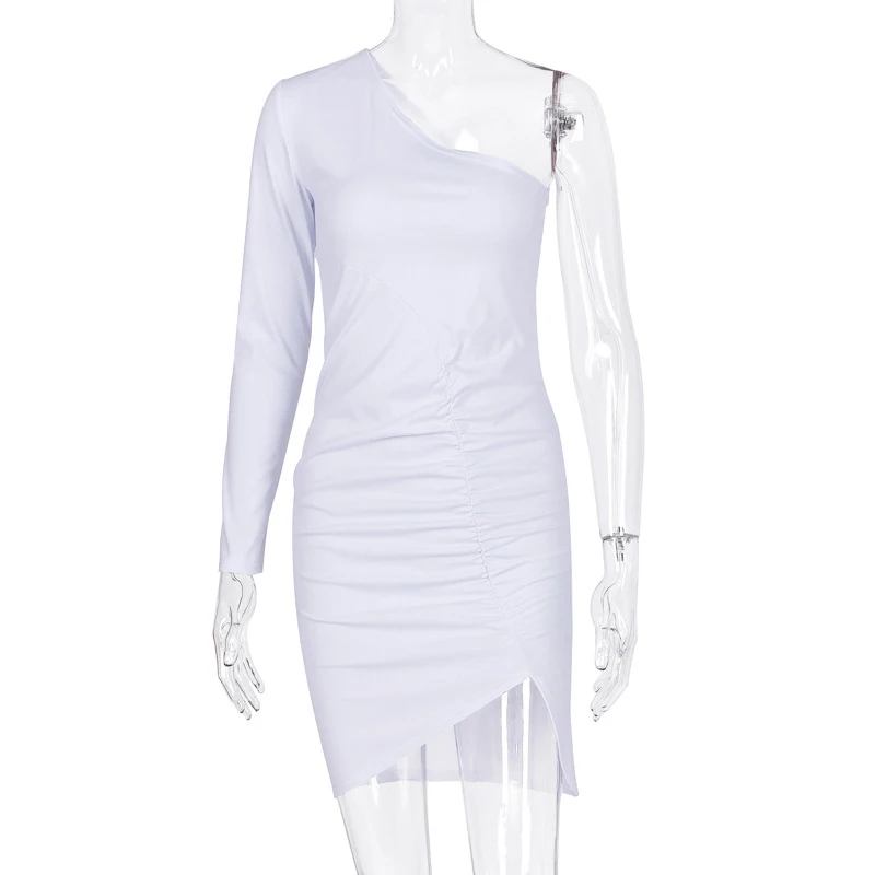 Винтажное женское платье на одно плечо с разрезом оборками облегающее