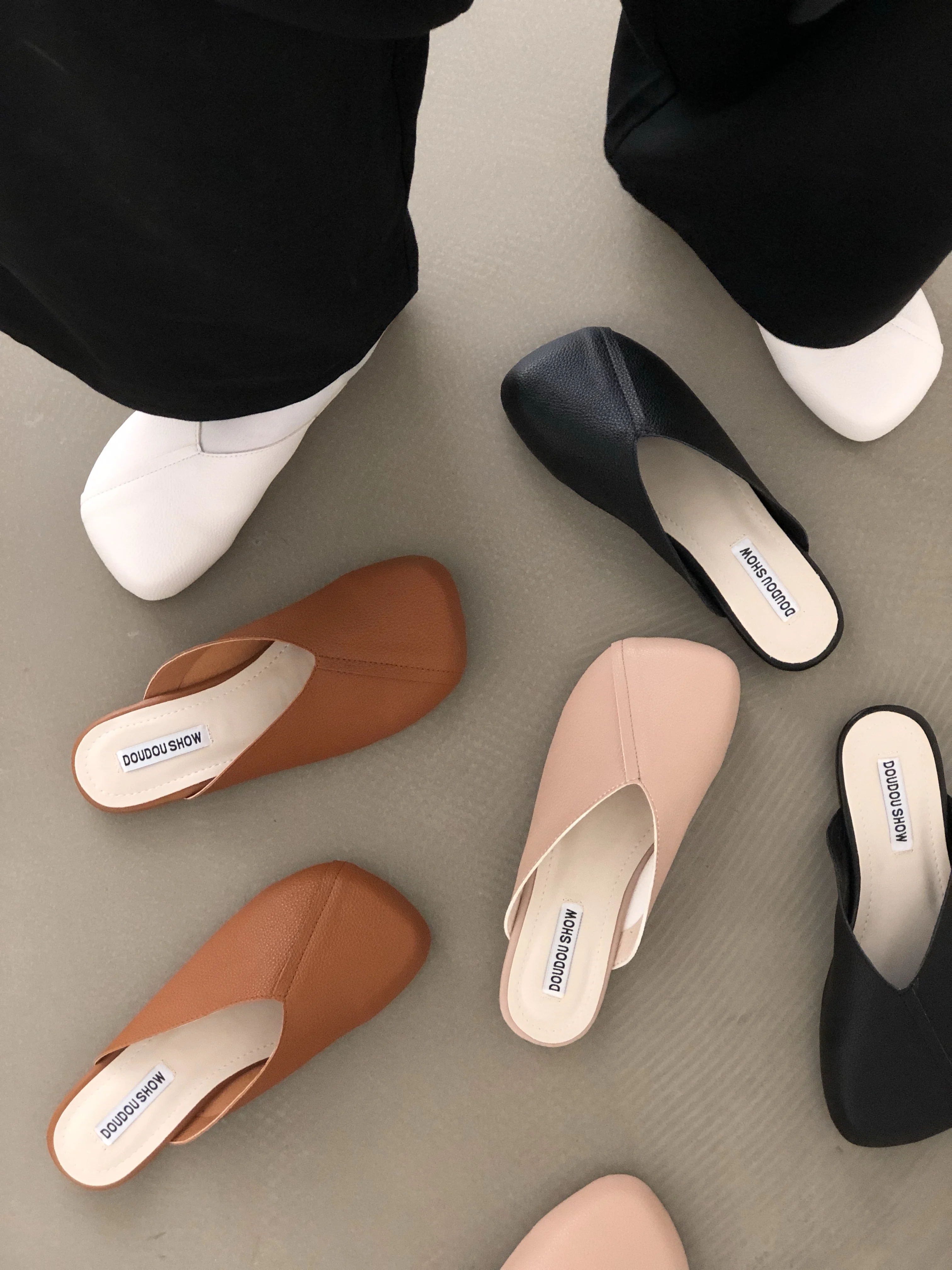 

Женские шлепанцы на плоской подошве, из мягкой кожи, с круглым носком