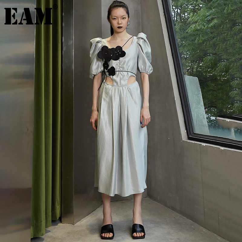 

[EAM] Women Green Flower Patch Long Hollow Out Dress New Round Neck Half Sleeve Loose Fit Fashion Spring Summer 2022 1DD8647