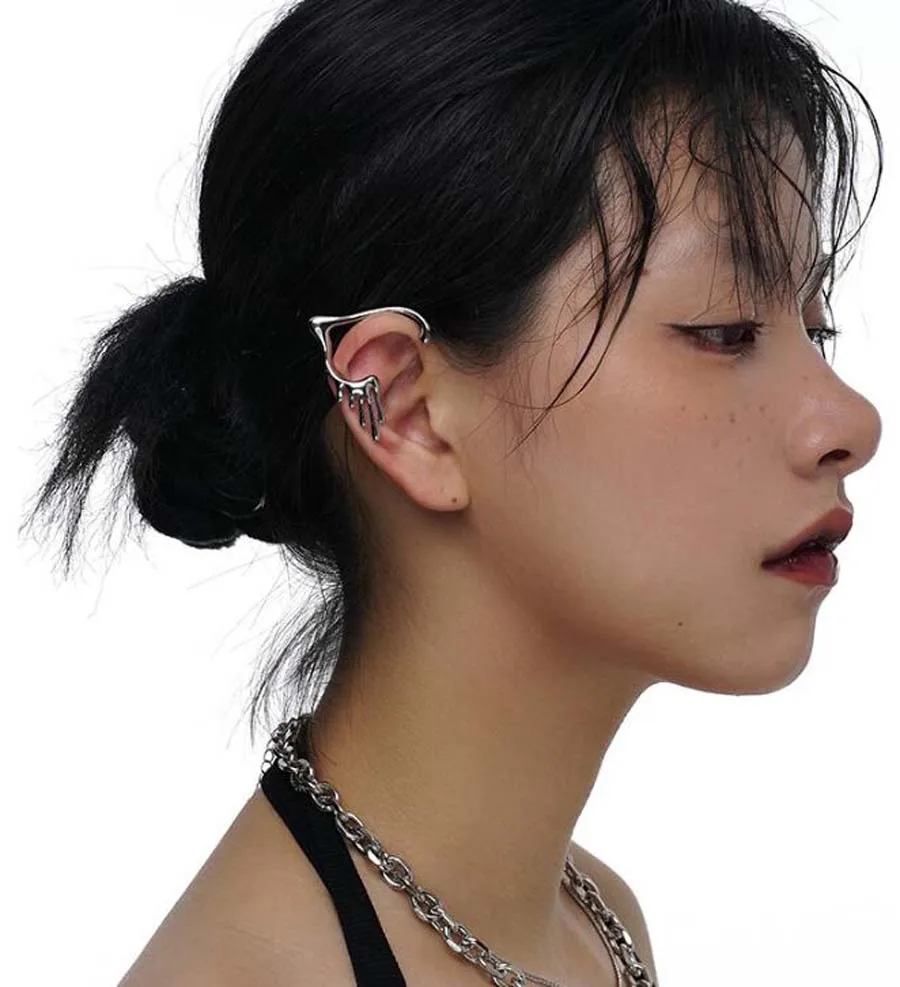 

Женский зажим для ушей с длинной кисточкой, зажим для ушей без проколов, серебристого цвета, необычные дизайнерские украшения для ушей в сти...