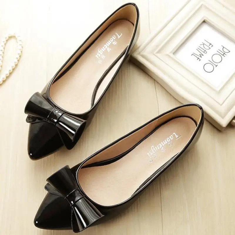 Балетки женские из лакированной кожи милые лоферы на плоской подошве без