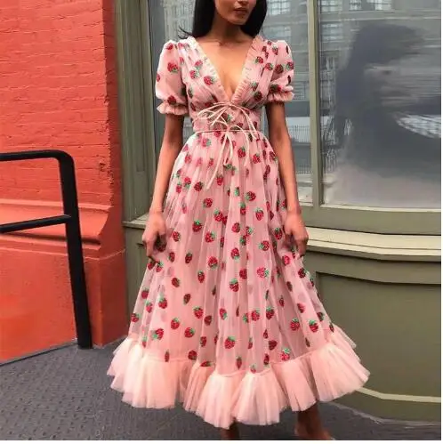 

2022 European and American Summer Women Sweet Bubble Sleeves Vestidos Princess Net Yarn Strawberry Ruffled Party Dresses