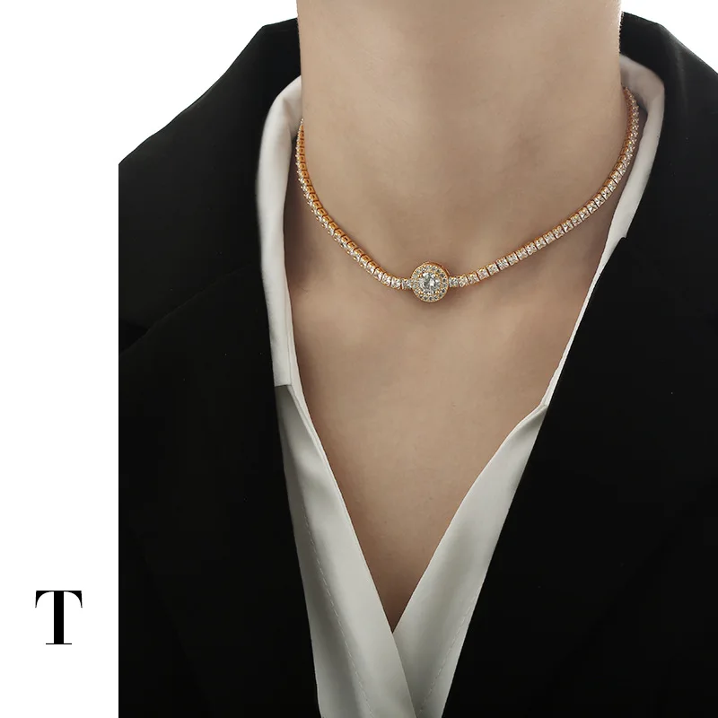 

Texture Ins Retro Light Luxury Personality Short Zircon Full Diamond Necklace Female Neck Chain