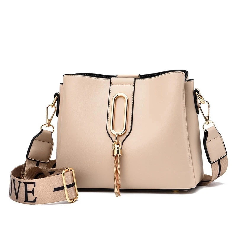 

Ms Shoulder bag handbag designer 20 * 13 cm hang on pack light and comfortable satchels