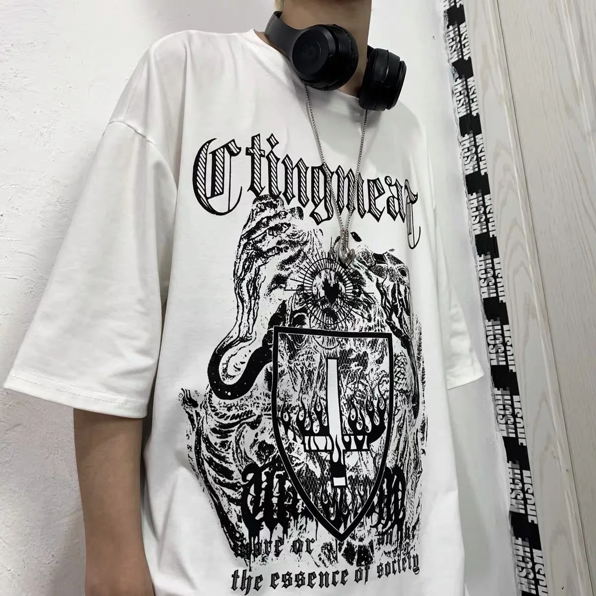 

Harajuku Aesthetic Graphic tees Damaged vintage Hip Hop Long sleeve t shirt oversized t shirt Streetwear Harajuku Summer Tees