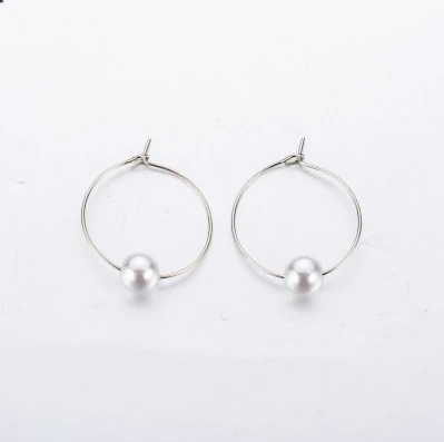 Простые индивидуальные серьги в европейском и американском стиле с жемчугом