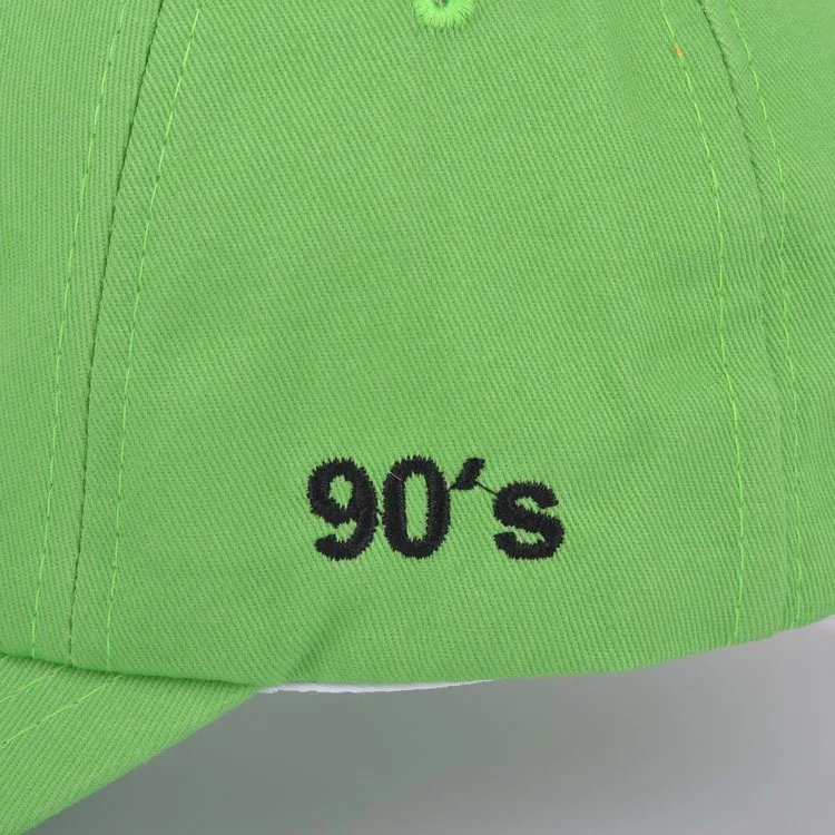 Бейсболка с вышивкой и английскими буквами в стиле 90-х годов высококачественная