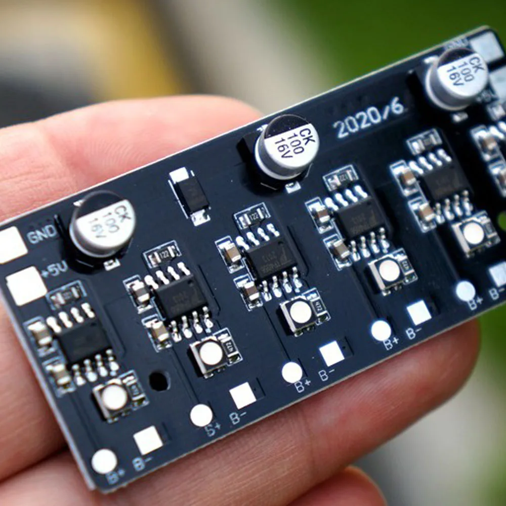 

5V Lithium Battery Recharging Module Board Max Support Recharge 6 Batteries