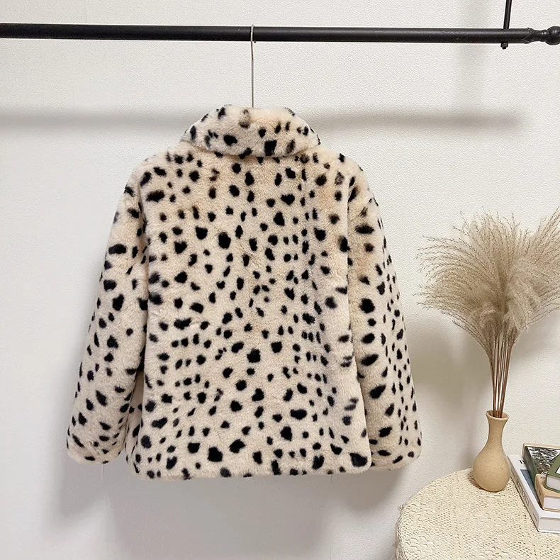 Зимняя пушистая Меховая куртка с отложным воротником и ворсом леопардовым
