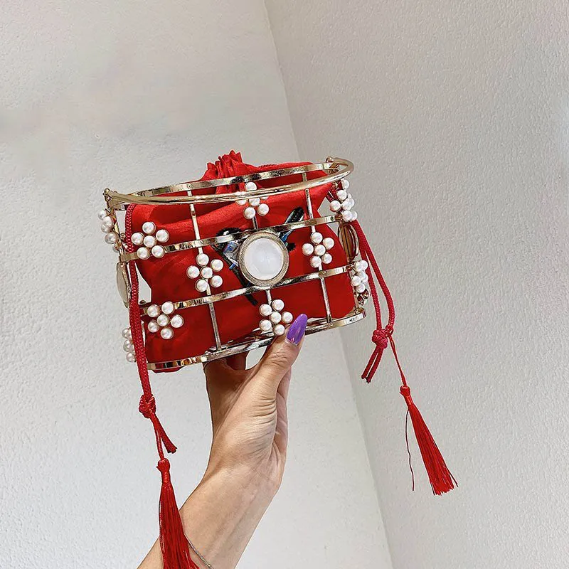 Женская вечерняя сумка в клетку металлическая рама ковш жемчужный Свадебный