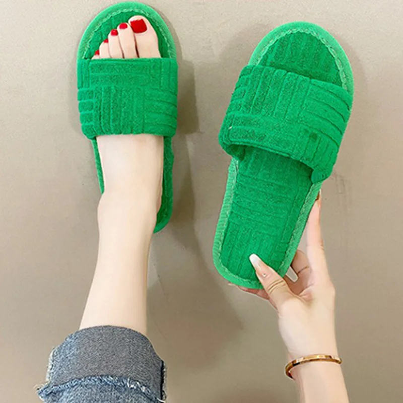 Новые женские тапочки на плоской подошве женская зимняя обувь для дома толстой