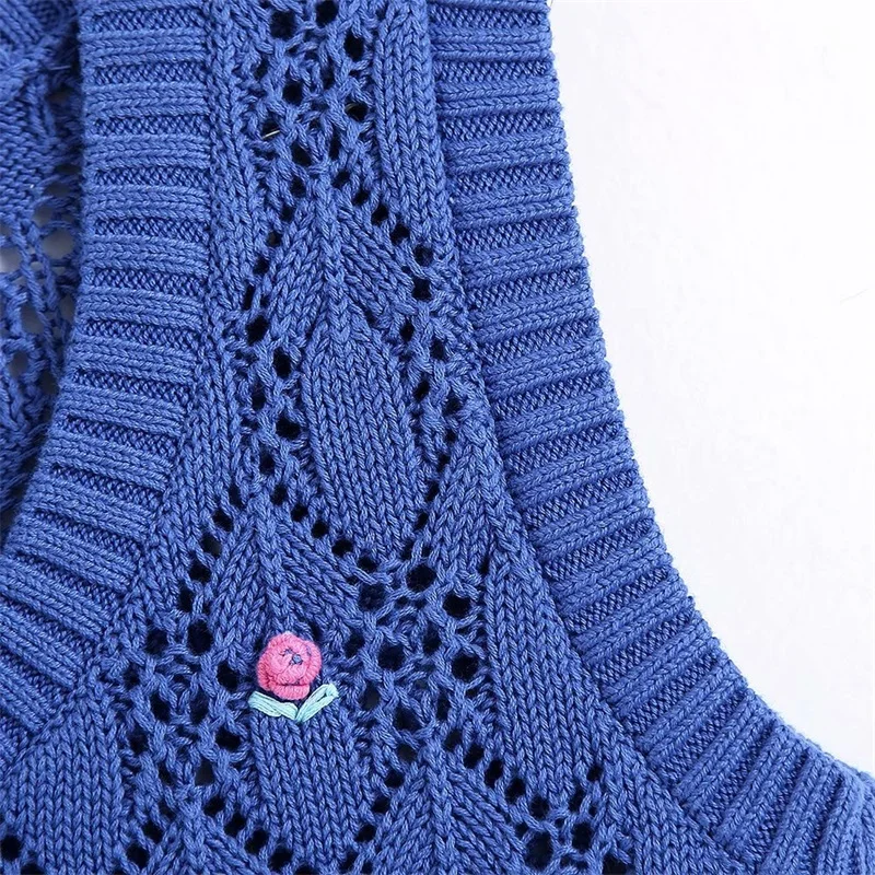 

MESTTRAF Women 2021 Fashion Floral DecorationKnitted Vest Sweater Vintage Sleeveless Round Neck Female Waistcoat Streetwear