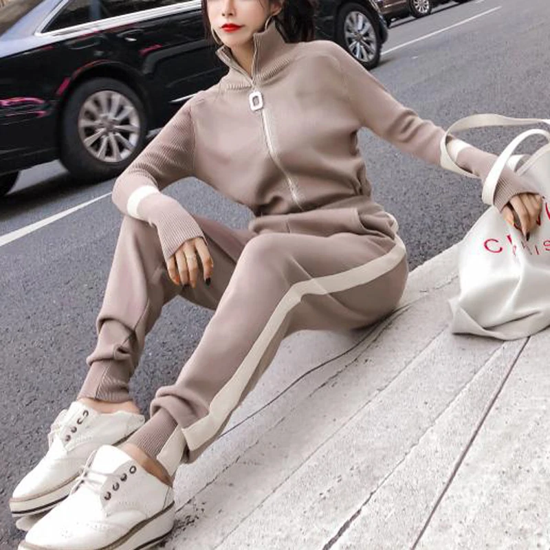 Женский трикотажный спортивный пиджак PERHAPS U черный хаки водолазка на молнии