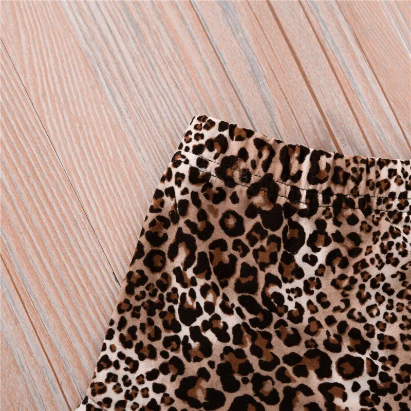 

0-24M Baby's Clothing Set, Flying Sleeve Romper and Coffee Leopard Print Shorts and Headwear Three-Piece Suit for Birthday Party