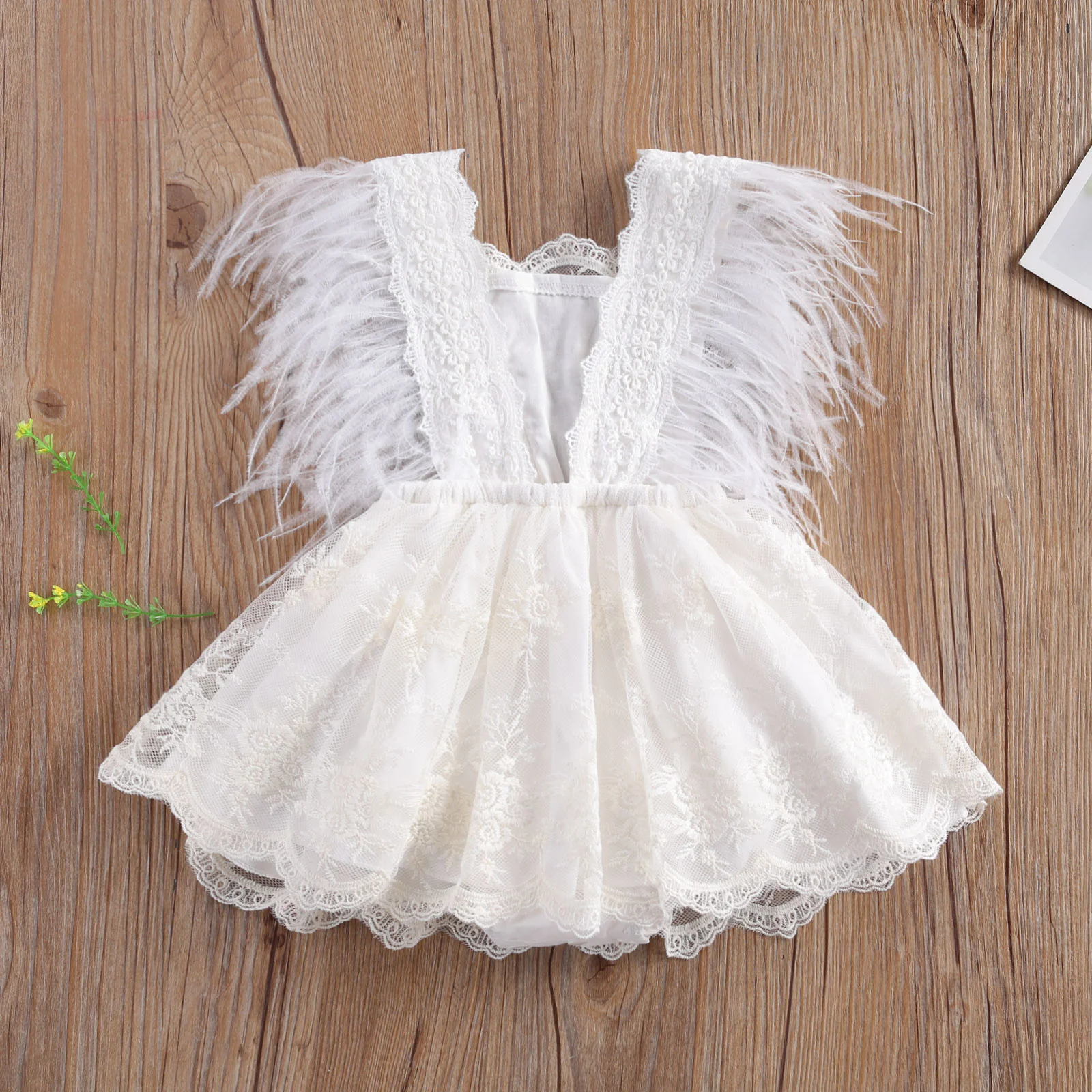 

La Princesa bebé de encaje de las niñas mameluco bordado vestido de dulce bebé plumas volar manga sin respaldo blanco mono