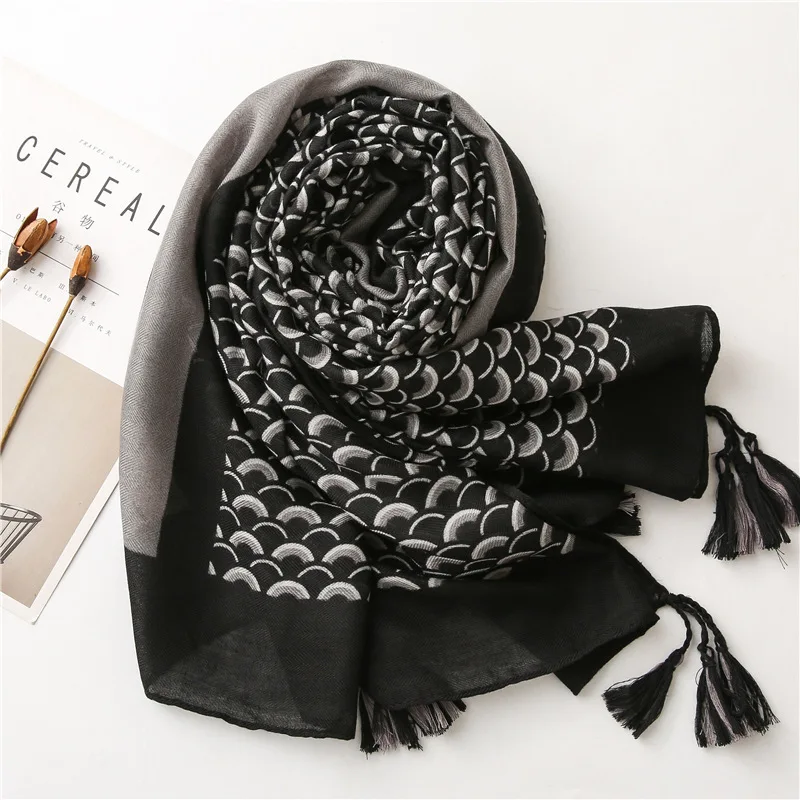 2022 Женская шаль из Испании и вискозы с кисточками черной серой шкуры со змеиным