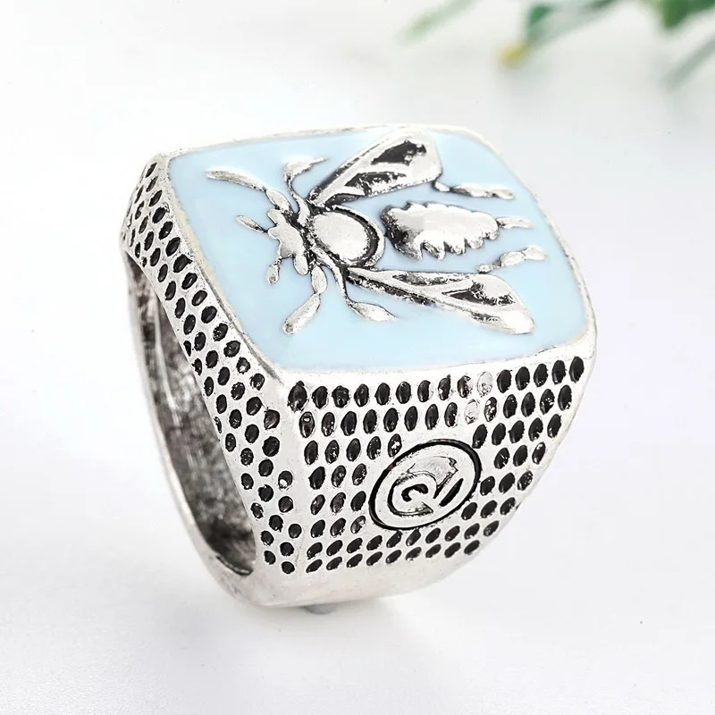 

Retro Simulation Bee Silver Color Rings For Women Antique Insect Honeycomb Quality Ring Female Punk Party Gift Wholesale 40X813