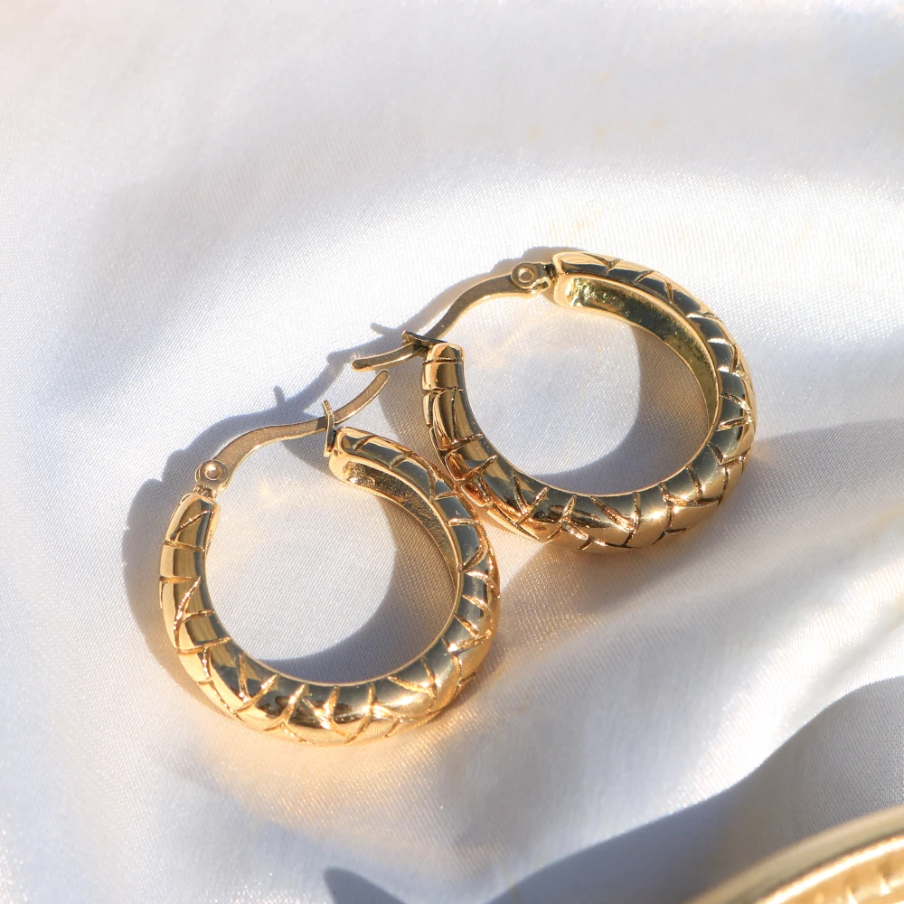 

New Model Non Tarnished Female Stainless Steel Fashion Earrings Solid Casting Earrings Silver Gold Color Earring for Women Girl