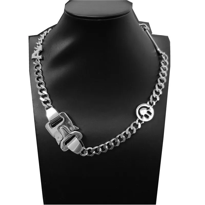 

1017 ALYX 9sm Lightning ALYX Hero Chain Necklace ALYX Street Hip Hop Accessories Smiley Metal Chains Necklace Gifts