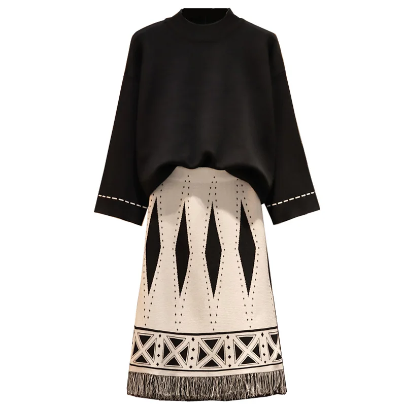 Комплект из двух предметов свитер и юбка с кисточками вязаный костюм большого