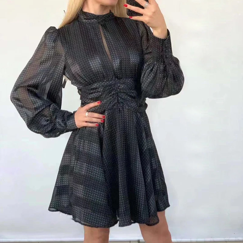 Женское платье в полоску TWOTWINSTYLE белое с высоким воротником длинными