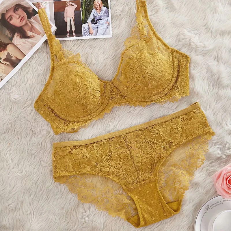 Комплект женского кружевного нижнего белья из бюстгальтера пуш ап и