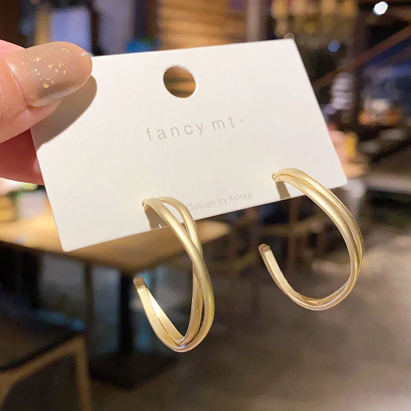 

Geometric Exaggerated Circle Earrings Female All-matching Graceful Asian Gold Super Fairy High Sense Ear Studs Earrings