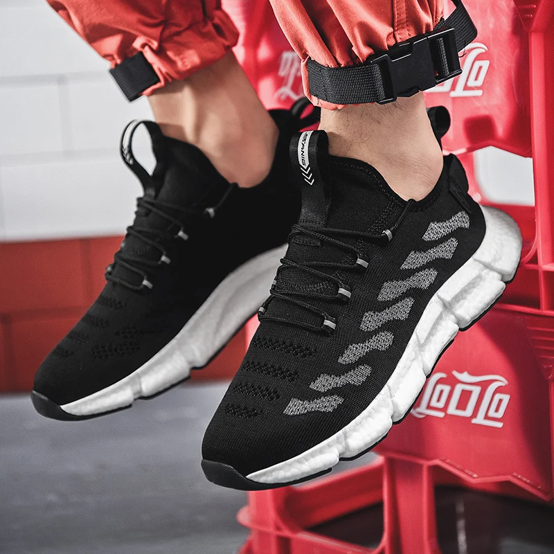 

New Men Versatile Running Shoes Fly Weaving Comfortable Breathable Athletic Shoes Hot Sales Fashion Men's Jogging Casual Shoes