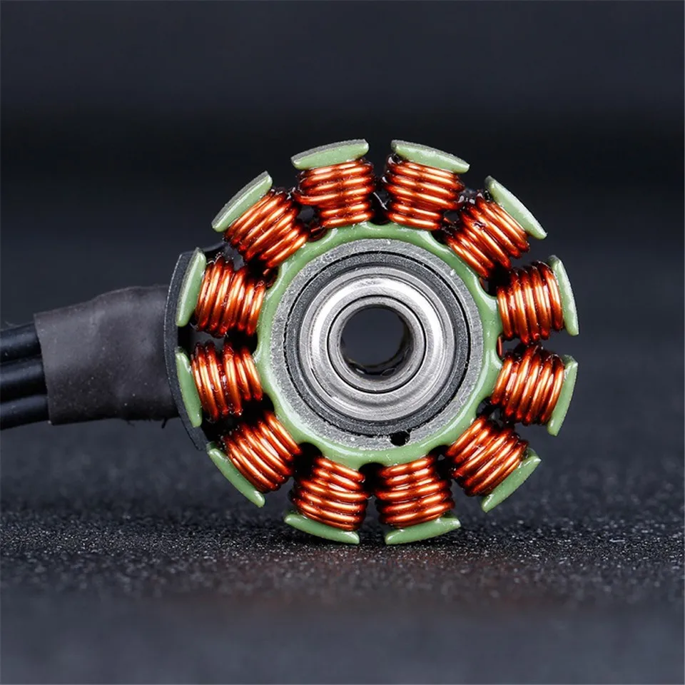 IFlight XING 2806,5 бесщеточный двигатель 1300KV 1800KV 2-6S интегрированный двухцветный FPV гоночный Дрон X22806.5 мотор w M5 M3 винт гайка