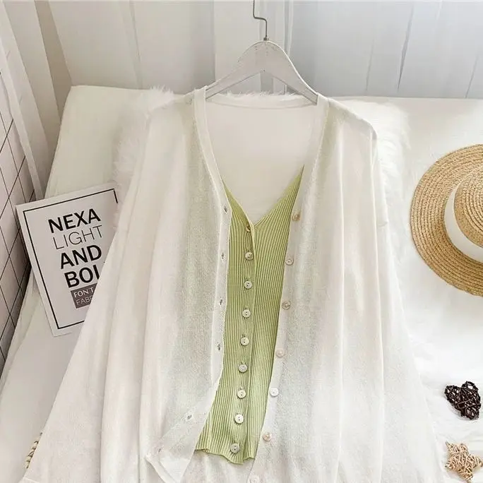 Женский короткий кардиган однотонная тонкая кофта из вискозы с V-образным