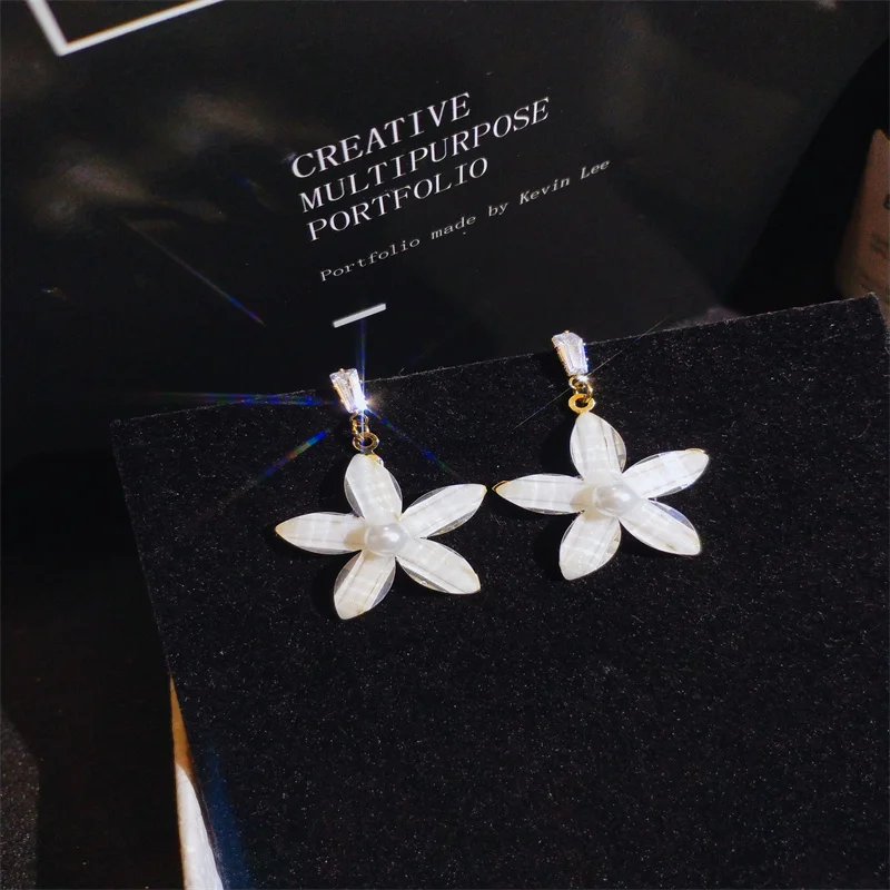 

Fashion Korean Flower Drop Stud Earrings for Women White Floral Acrylic Imitation Pearl Drops Earrings Brinco Wholesale Jewelry