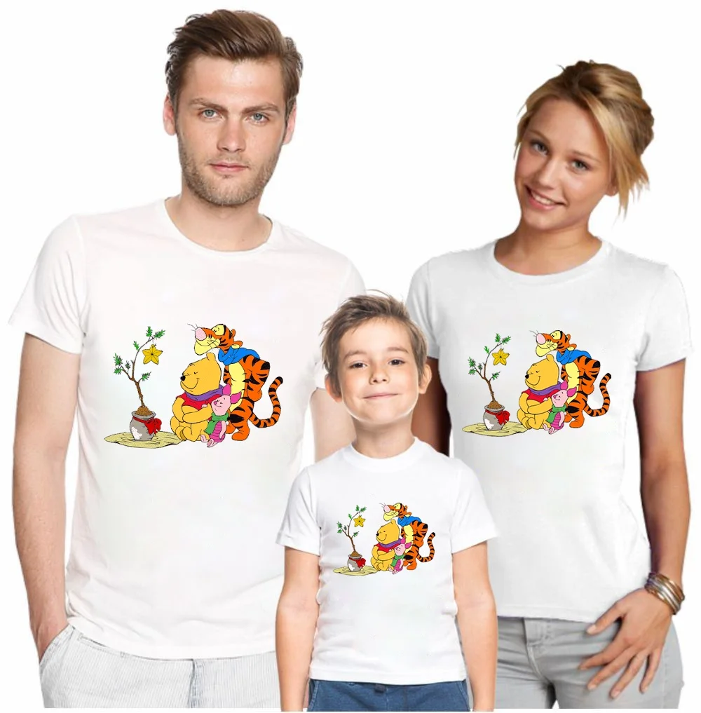 

Одинаковая семейная одежда Disney, футболки для матери, отца, дочери, сына, ребенка, Винни-Пух, повседневные топы с принтом