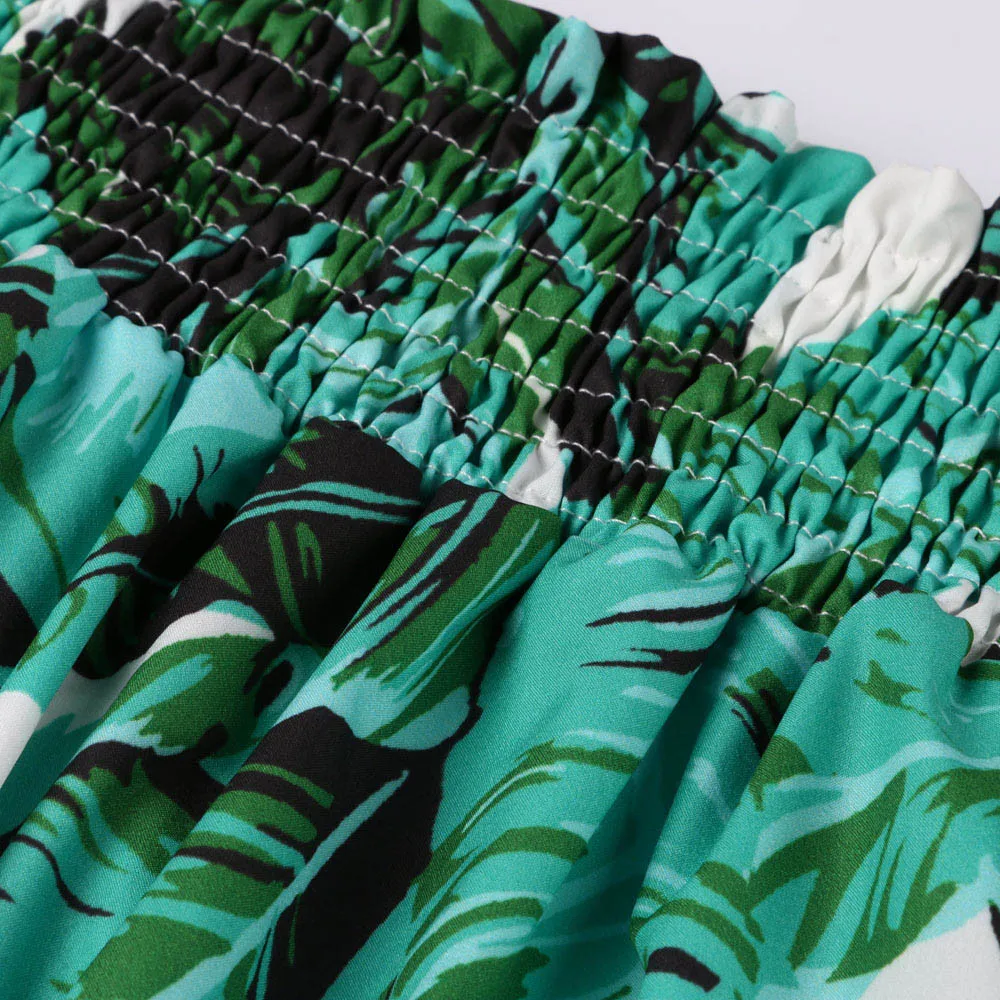 Женское платье в стиле бохо летнее с открытыми плечами и принтом листьев