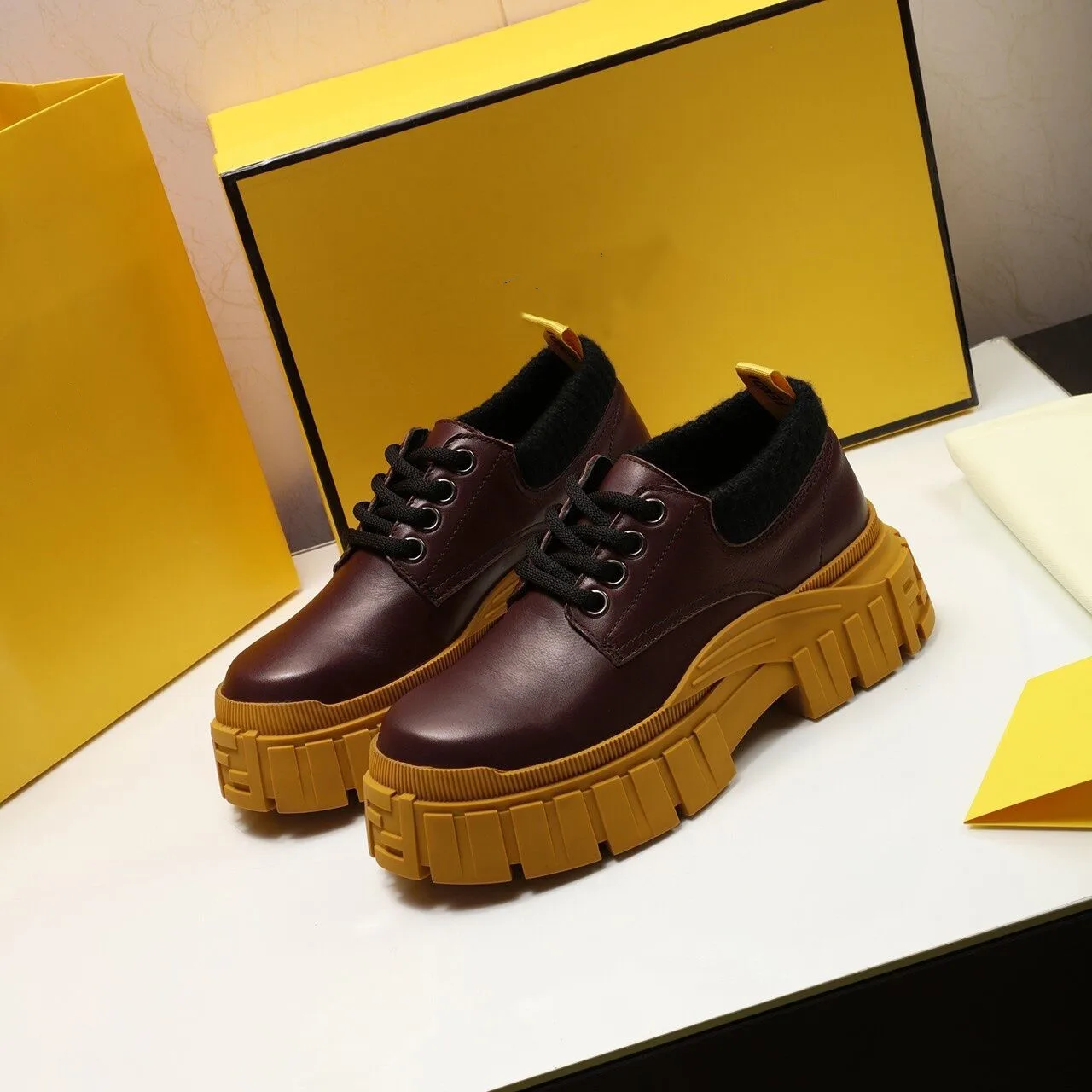 

2021new Yellow Big Head Leather Shoes Platform Single Shoes Women Leather Lace Deep Mouth Wool Plus Velvet Women's Shoes Winter
