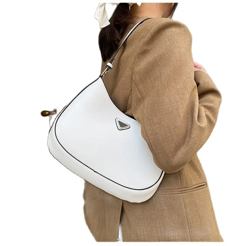 

Fashion Casual Trend Brand Shoulder Bags Women Black PU Shopping Bags B106G