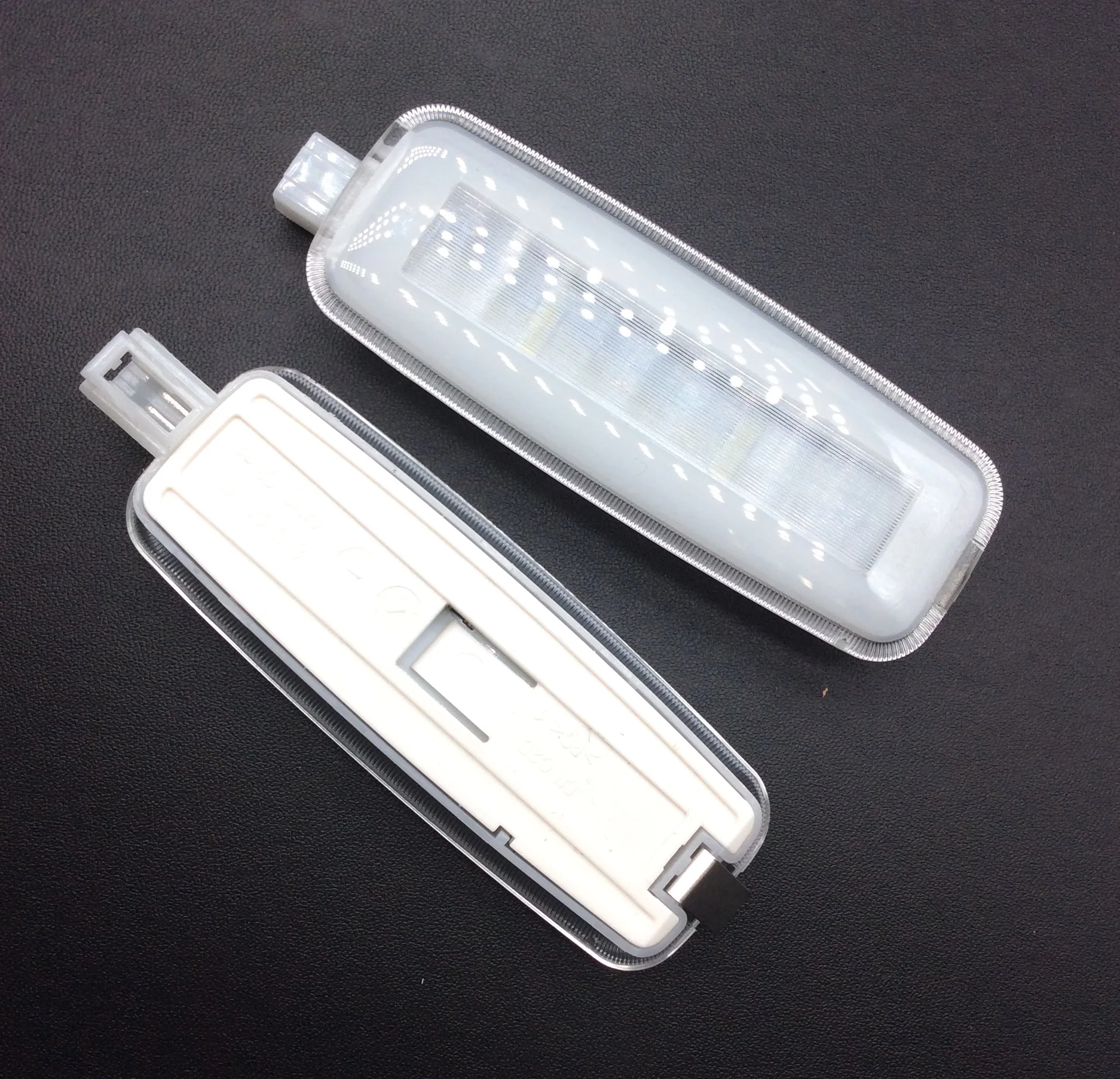 Barato Luz LED Para Espejo De Maquillaje, 2 Uds., Para Audi A1, A3, A6L, A7, 8VD947105